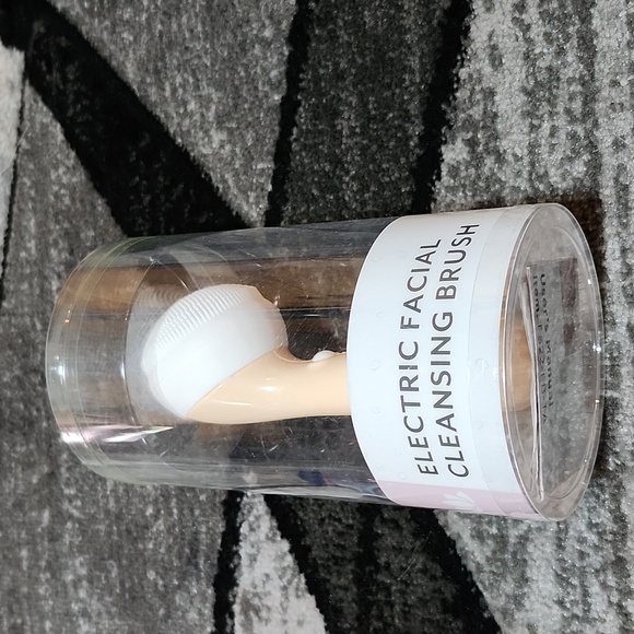 ROSE GOLD COMPACT MIRROR FACIAL CLEANSING BRUSH DELUXE EYELASH CURIER BUNDLE - Picture 8 of 14